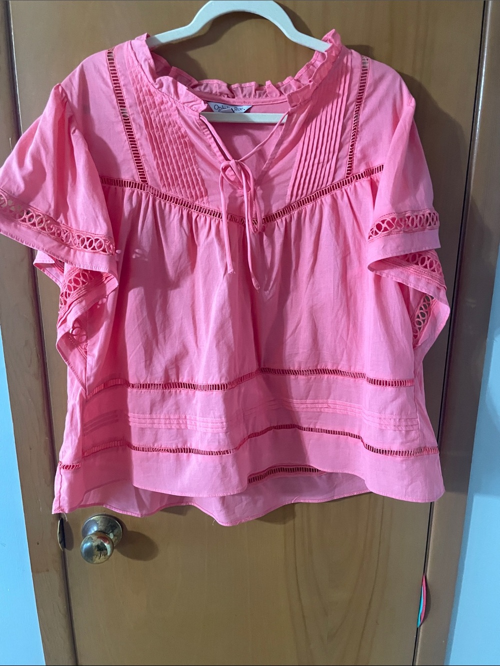 Ophelia Roe blouse. - Picture 1 of 3